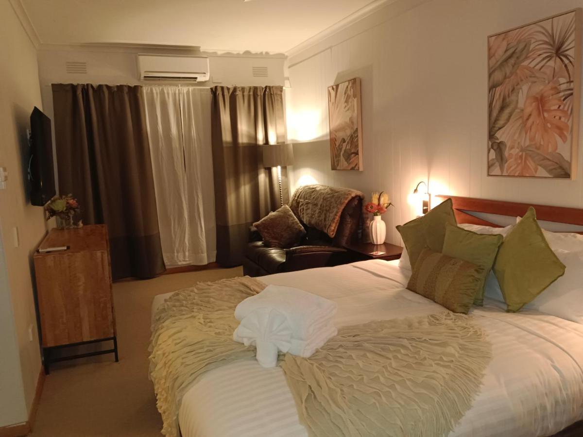 Buffalo Motel And Country Retreat Porepunkah Bagian luar foto