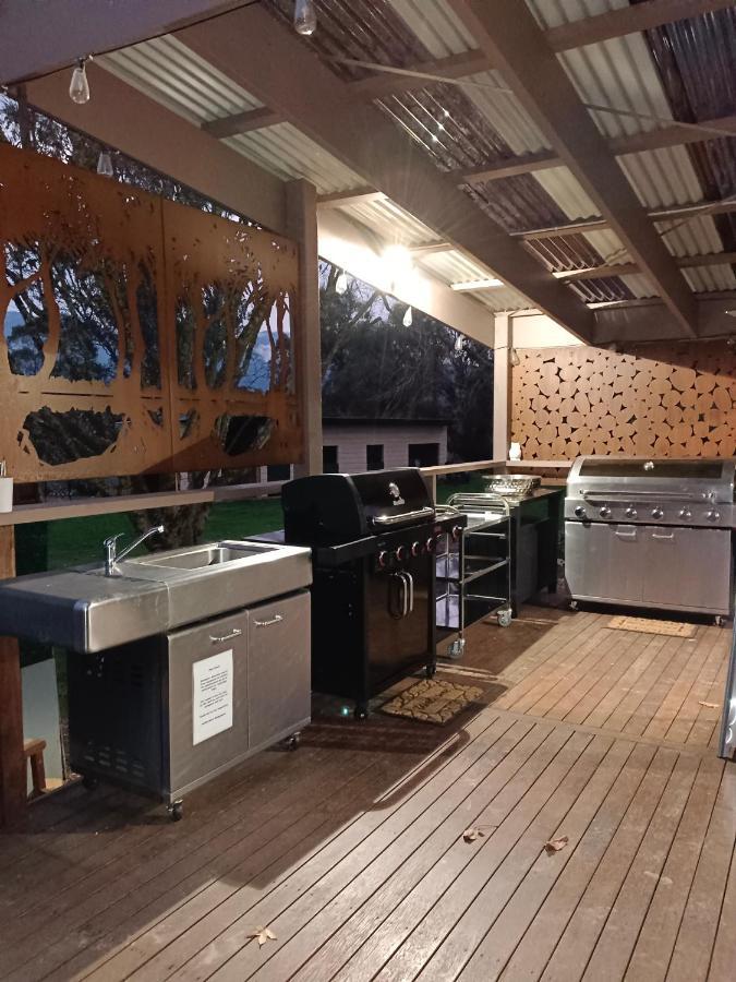 Buffalo Motel And Country Retreat Porepunkah Bagian luar foto