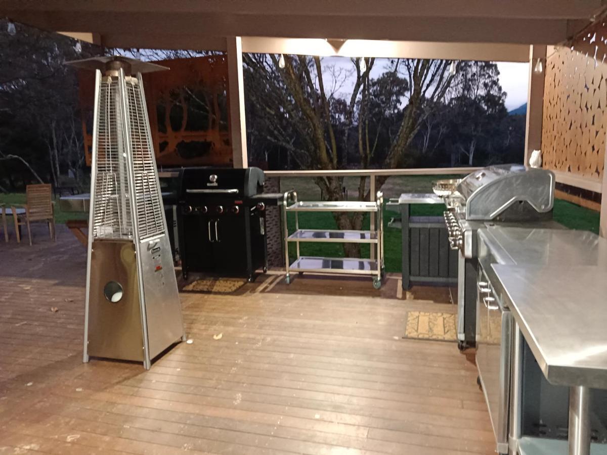 Buffalo Motel And Country Retreat Porepunkah Bagian luar foto